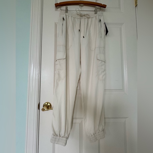 Women Ralph Lauren Off-White Cargo 2 zip side pockets pant/Trouser size 6 NWT - Picture 1 of 7